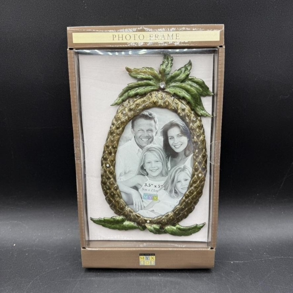 Vintage MYX Pineapple Picture Frame Gold 3.5x5 In Ornate Resin Home Decor